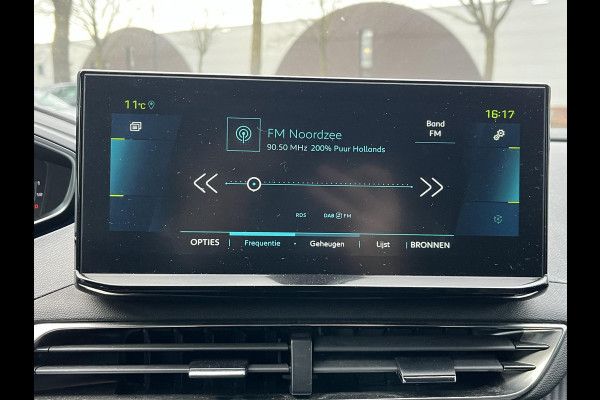 Peugeot 3008 1.6 HYbrid 180 Allure Pack Business VAN: €29.900,- VOOR: €26.877,- UW EINDEJAARSVOORDEEL: €3.023| PHEV PLUG-IN HYBRIDE| 10.000KM!!| DODE HOEK| CAMERA|ADAPTIVE CRUISE|  CARPLAY/ ANDROID AUTO