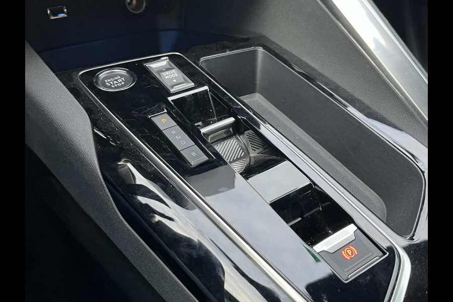 Peugeot 3008 1.6 HYbrid 180 Allure Pack Business VAN: €29.900,- VOOR: €26.877,- UW EINDEJAARSVOORDEEL: €3.023| PHEV PLUG-IN HYBRIDE| 10.000KM!!| DODE HOEK| CAMERA|ADAPTIVE CRUISE|  CARPLAY/ ANDROID AUTO