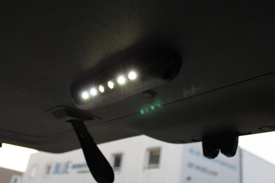 Citroën Jumpy 2.0 BlueHDI 180PK E6 Automaat M Club L2 -- professionele honden inrichting --