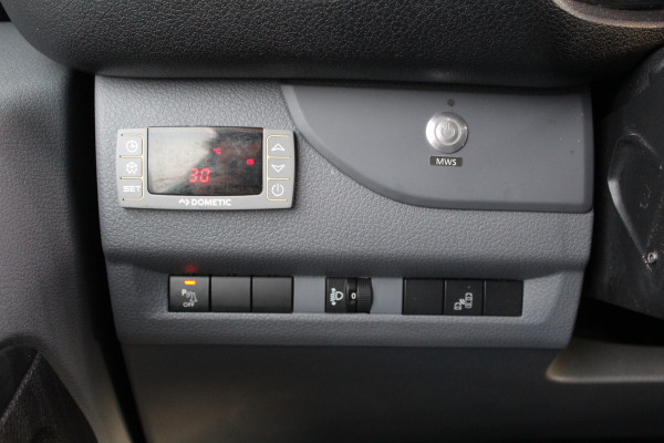 Citroën Jumpy 2.0 BlueHDI 180PK E6 Automaat M Club L2 -- professionele honden inrichting --