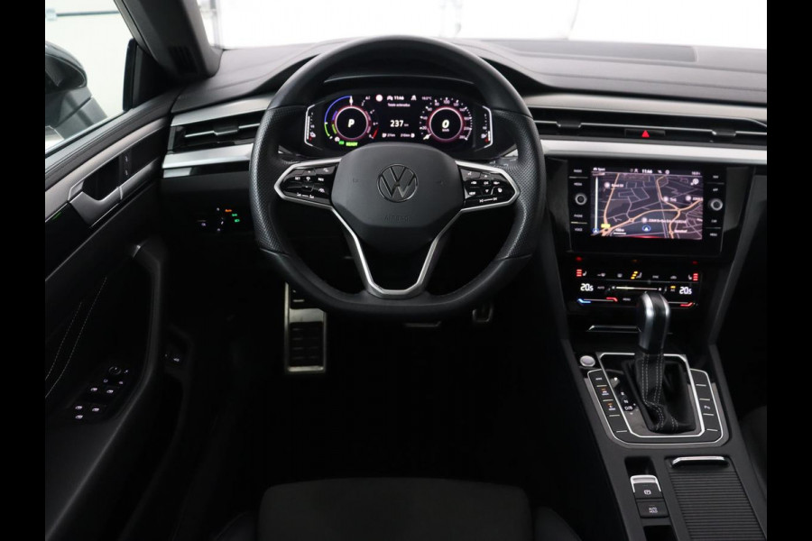Volkswagen Arteon 1.4 TSI eHybrid R-Line Business | Panoramadak | Trekhaak wegklapbaar | Camera | Stoel & Stuurverwarming | Adaptive Cruise | Carplay | Elektrische achterklep