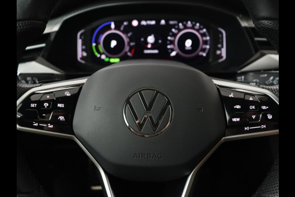Volkswagen Arteon 1.4 TSI eHybrid R-Line Business | Panoramadak | Trekhaak wegklapbaar | Camera | Stoel & Stuurverwarming | Adaptive Cruise | Carplay | Elektrische achterklep
