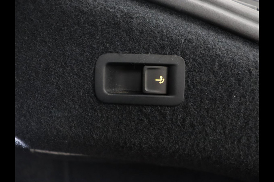 Volkswagen Arteon 1.4 TSI eHybrid R-Line Business | Panoramadak | Trekhaak wegklapbaar | Camera | Stoel & Stuurverwarming | Adaptive Cruise | Carplay | Elektrische achterklep