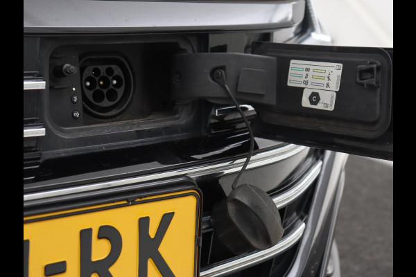 Volkswagen Arteon 1.4 TSI eHybrid R-Line Business | Panoramadak | Trekhaak wegklapbaar | Camera | Stoel & Stuurverwarming | Adaptive Cruise | Carplay | Elektrische achterklep