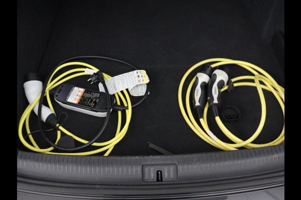 Volkswagen Arteon 1.4 TSI eHybrid R-Line Business | Panoramadak | Trekhaak wegklapbaar | Camera | Stoel & Stuurverwarming | Adaptive Cruise | Carplay | Elektrische achterklep