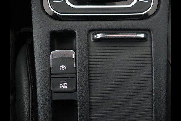 Volkswagen Arteon 1.4 TSI eHybrid R-Line Business | Panoramadak | Trekhaak wegklapbaar | Camera | Stoel & Stuurverwarming | Adaptive Cruise | Carplay | Elektrische achterklep