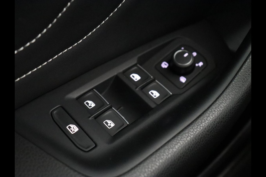 Volkswagen Arteon 1.4 TSI eHybrid R-Line Business | Panoramadak | Trekhaak wegklapbaar | Camera | Stoel & Stuurverwarming | Adaptive Cruise | Carplay | Elektrische achterklep