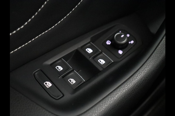 Volkswagen Arteon 1.4 TSI eHybrid R-Line Business | Panoramadak | Trekhaak wegklapbaar | Camera | Stoel & Stuurverwarming | Adaptive Cruise | Carplay | Elektrische achterklep