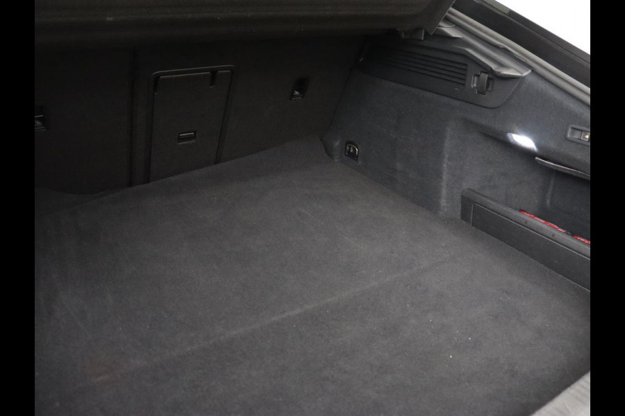 Volkswagen Arteon 1.4 TSI eHybrid R-Line Business | Panoramadak | Trekhaak wegklapbaar | Camera | Stoel & Stuurverwarming | Adaptive Cruise | Carplay | Elektrische achterklep