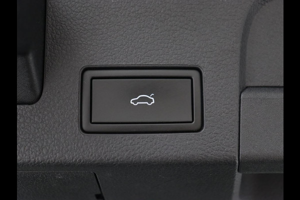 Volkswagen Arteon 1.4 TSI eHybrid R-Line Business | Panoramadak | Trekhaak wegklapbaar | Camera | Stoel & Stuurverwarming | Adaptive Cruise | Carplay | Elektrische achterklep