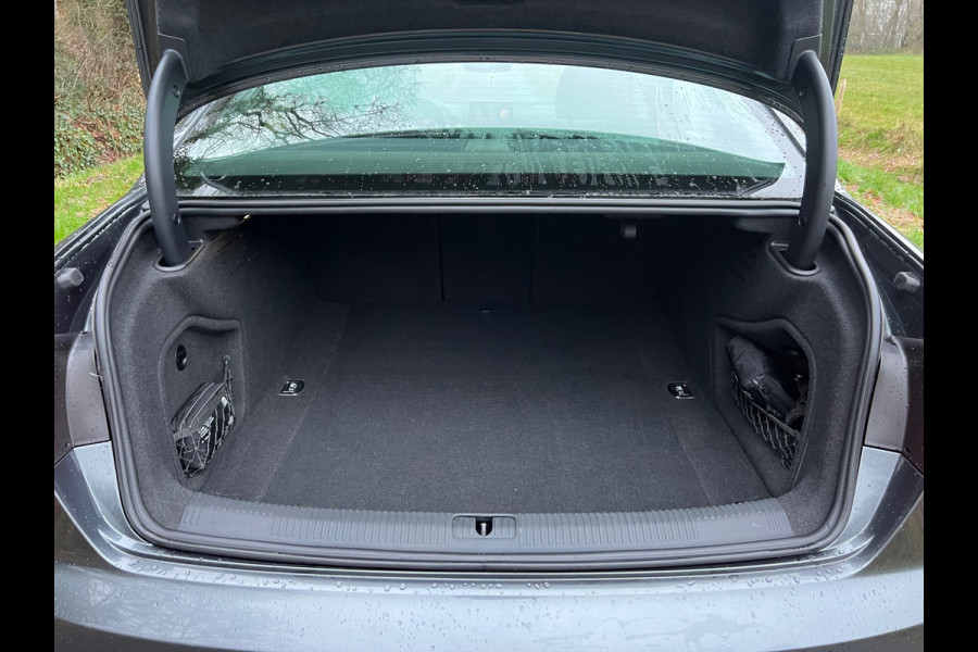 Audi A4 Limousine 2.0 TFSI ultra Sport S line Edition | Orgineel Nederlands + Topstaat Nu € 17.950,-!!!