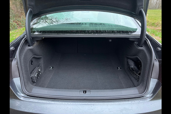 Audi A4 Limousine 2.0 TFSI ultra Sport S line Edition | Orgineel Nederlands + Topstaat Nu € 17.950,-!!!