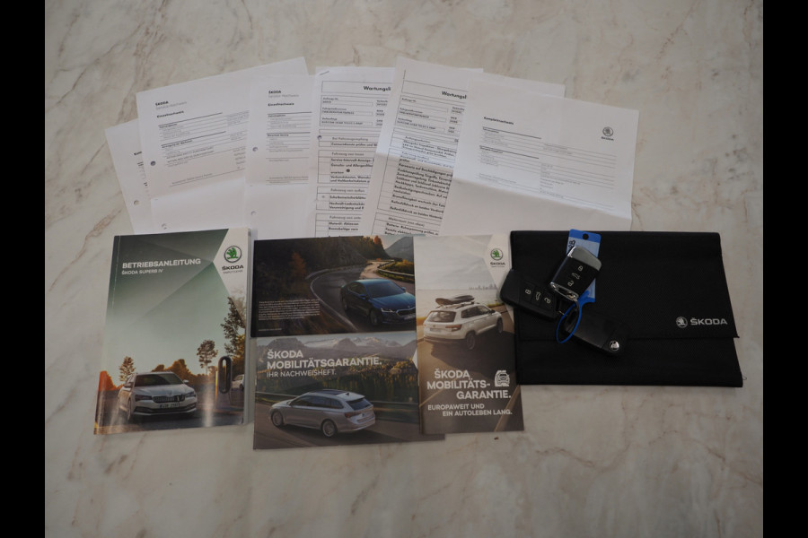 Škoda Superb Combi 1.4 TSI iV Laurin & Klement | Leder | Massage | Canton | Trekhaak | Camera | Memory | Adaptive Cruise