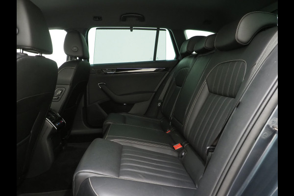 Škoda Superb Combi 1.4 TSI iV Laurin & Klement | Leder | Massage | Canton | Trekhaak | Camera | Memory | Adaptive Cruise