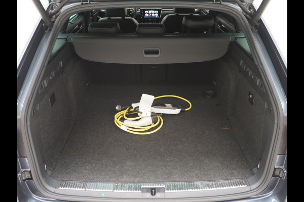 Škoda Superb Combi 1.4 TSI iV Laurin & Klement | Leder | Massage | Canton | Trekhaak | Camera | Memory | Adaptive Cruise