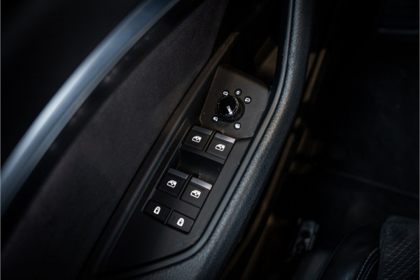 Audi e-tron 55 quattro S edition 95 kWh - Panorama | 23 Inch | B&O | Memory | 360 Camera