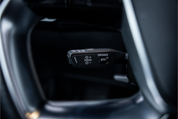 Audi e-tron 55 quattro S edition 95 kWh - Panorama | 23 Inch | B&O | Memory | 360 Camera
