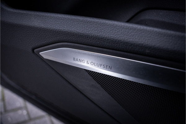 Audi e-tron 55 quattro S edition 95 kWh - Panorama | 23 Inch | B&O | Memory | 360 Camera