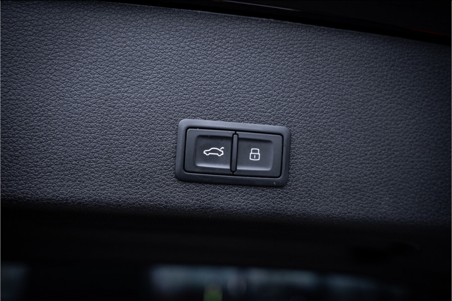 Audi e-tron 55 quattro S edition 95 kWh - Panorama | 23 Inch | B&O | Memory | 360 Camera