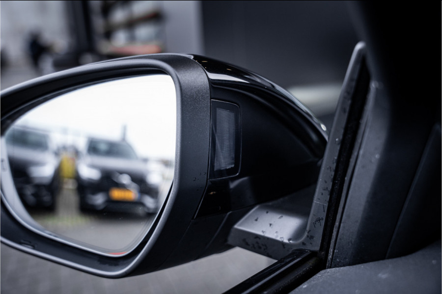 Audi e-tron 55 quattro S edition 95 kWh - Panorama | 23 Inch | B&O | Memory | 360 Camera