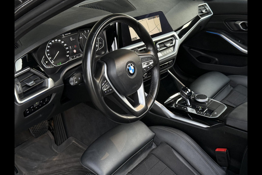 BMW 3 Serie Touring 330e Sport Line | PANORAMA | TREKHAAK | SPORTSTOELEN | KEYLESS ENTRY |