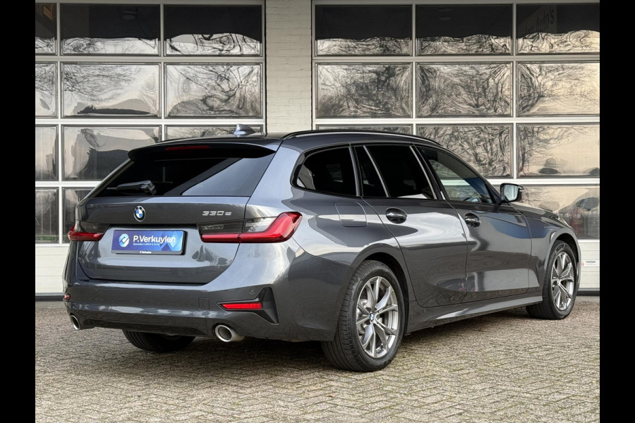 BMW 3 Serie Touring 330e Sport Line | PANORAMA | TREKHAAK | SPORTSTOELEN | KEYLESS ENTRY |
