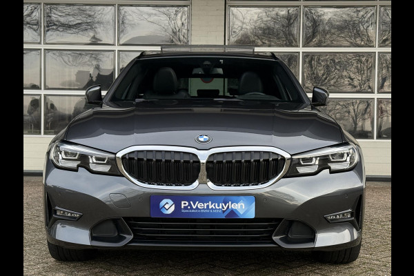 BMW 3 Serie Touring 330e Sport Line | PANORAMA | TREKHAAK | SPORTSTOELEN | KEYLESS ENTRY |