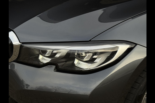 BMW 3 Serie Touring 330e Sport Line | PANORAMA | TREKHAAK | SPORTSTOELEN | KEYLESS ENTRY |