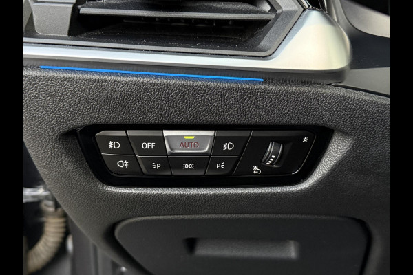BMW 3 Serie Touring 330e Sport Line | PANORAMA | TREKHAAK | SPORTSTOELEN | KEYLESS ENTRY |