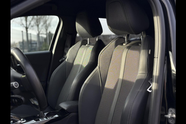 Peugeot e-2008 EV Allure 50 kWh | SoH 93,4% | Navi, 3D Virt. Cockp., Camera, Cruise, Climate, Sfeerverlichting, Carplay/Android |