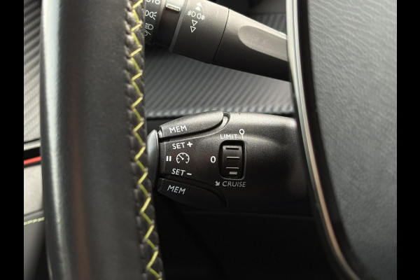 Peugeot e-2008 EV Allure 50 kWh | SoH 93,4% | Navi, 3D Virt. Cockp., Camera, Cruise, Climate, Sfeerverlichting, Carplay/Android |