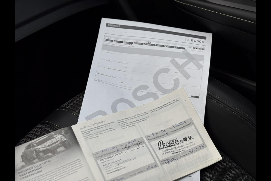 Peugeot e-2008 EV Allure 50 kWh | SoH 93,4% | Navi, 3D Virt. Cockp., Camera, Cruise, Climate, Sfeerverlichting, Carplay/Android |