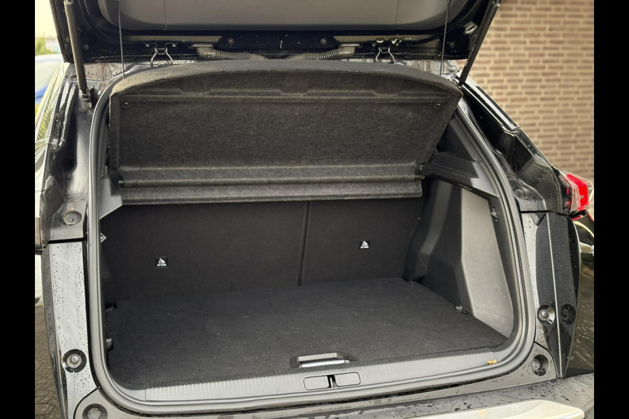 Peugeot e-2008 EV Allure 50 kWh | SoH 93,4% | Navi, 3D Virt. Cockp., Camera, Cruise, Climate, Sfeerverlichting, Carplay/Android |