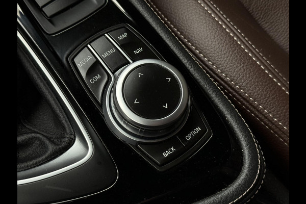 BMW 2 Serie Active Tourer 225xe iPerformance High Executive | LUXURY LINE | PANORAMA | LEDER | CAMERA | SPORTSTOELEN |