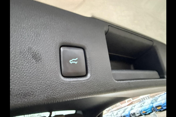 Ford Kuga 2.5 PHEV ST-Line X | SCI | Wegklapbare trekhaak | Panoramadak | Winter Pack | Head up Display | All season banden