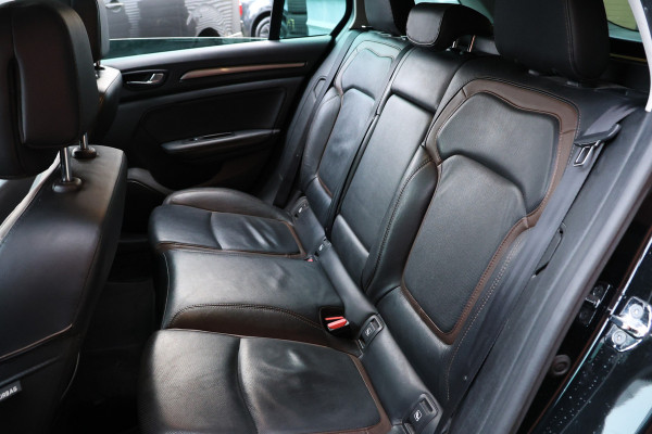 Renault Mégane Estate 1.5 dCi | ACC | Blind Spot | Panoramadak | Bose | Stoelverwarming | Stuurwielverwarming | Navigatie | LED Koplampen | CarPlay | Nieuwe APK | NAP Logisch | NL Auto