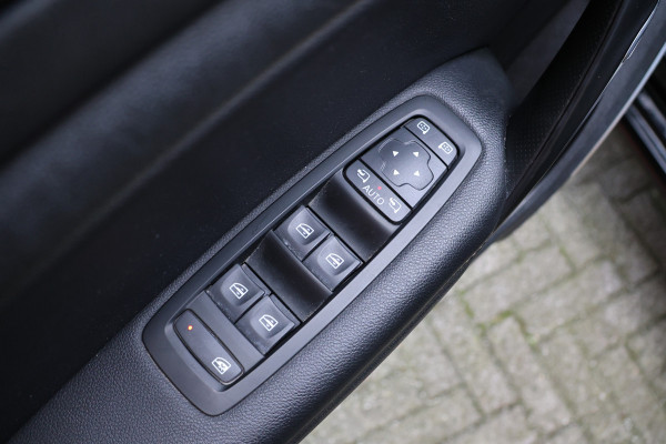 Renault Mégane Estate 1.5 dCi | ACC | Blind Spot | Panoramadak | Bose | Stoelverwarming | Stuurwielverwarming | Navigatie | LED Koplampen | CarPlay | Nieuwe APK | NAP Logisch | NL Auto