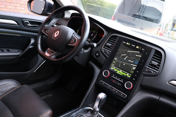 Renault Mégane Estate 1.5 dCi | ACC | Blind Spot | Panoramadak | Bose | Stoelverwarming | Stuurwielverwarming | Navigatie | LED Koplampen | CarPlay | Nieuwe APK | NAP Logisch | NL Auto