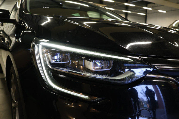 Renault Mégane Estate 1.5 dCi | ACC | Blind Spot | Panoramadak | Bose | Stoelverwarming | Stuurwielverwarming | Navigatie | LED Koplampen | CarPlay | Nieuwe APK | NAP Logisch | NL Auto