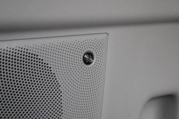 Ford Transit Custom Tourneo 340 2.5 PHEV L2H1 Titanium X 232pk - ACC - Pano - B&O - Elek. schuifdeuren - 360 camera - Elek- Trekhaak - Excl BTW - Ri