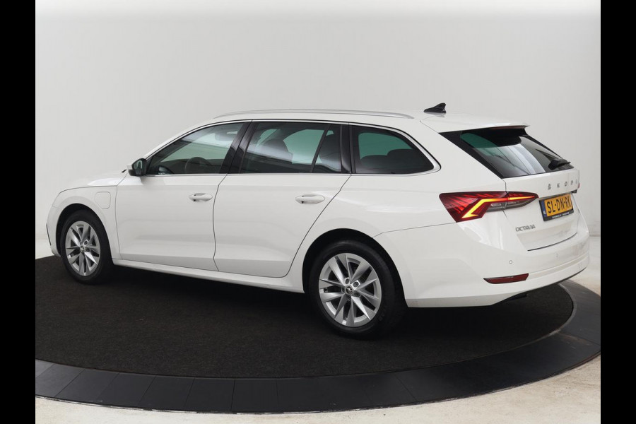 Škoda Octavia Combi 1.4 TSI iV PHEV Business Edition | Stoel & stuurverwarming | Camera | Carplay | Memory | Navigatie | Full LED