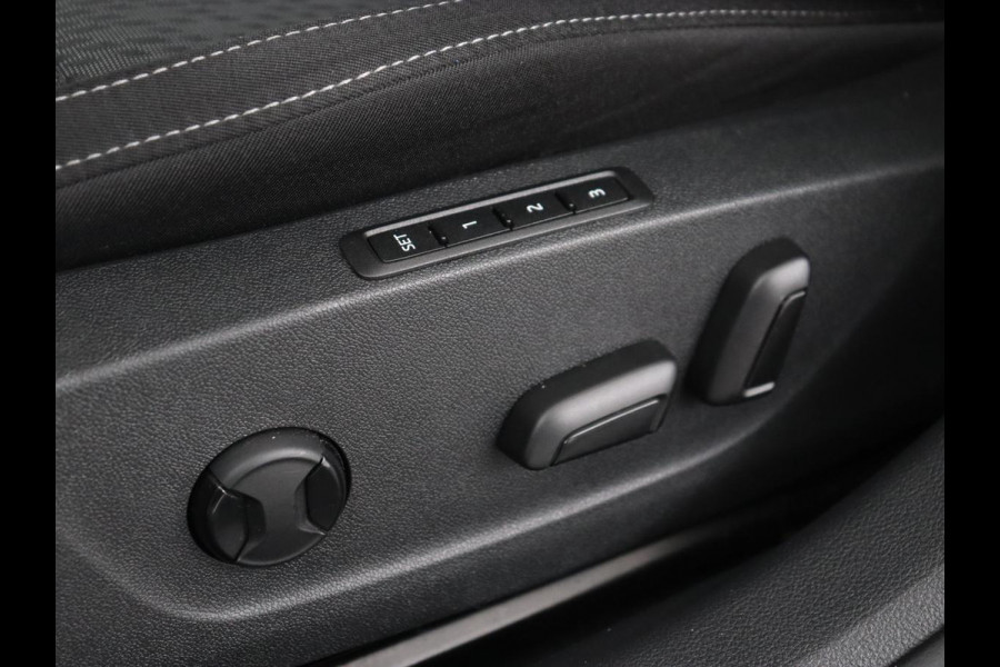 Škoda Octavia Combi 1.4 TSI iV PHEV Business Edition | Stoel & stuurverwarming | Camera | Carplay | Memory | Navigatie | Full LED