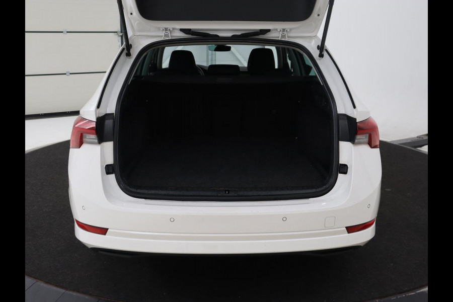 Škoda Octavia Combi 1.4 TSI iV PHEV Business Edition | Stoel & stuurverwarming | Camera | Carplay | Memory | Navigatie | Full LED