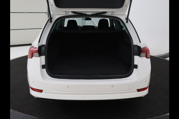 Škoda Octavia Combi 1.4 TSI iV PHEV Business Edition | Stoel & stuurverwarming | Camera | Carplay | Memory | Navigatie | Full LED