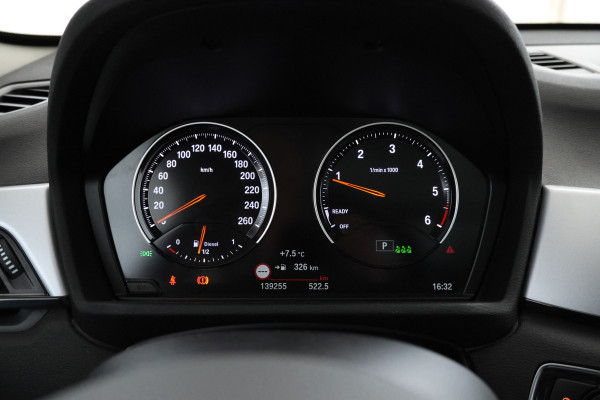 BMW X1 sDrive18d High Executive Automaat, Panorama dak, Navigatie