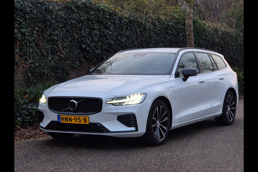 Volvo V60 2.0 T6 hybrid AWD Plus Dark 388PK KRISTAL Autopilot +70km Hyrbride BTW Volle optielijst Adaptieve cruise control CarPlay
