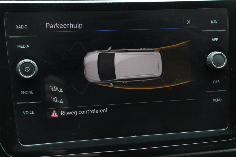 Volkswagen Touran 1.5 TSI 150pk DSG Highline 7p | Navigatie | Apple Carplay/Android Auto | Electrisch bedienbare achterklep | Adaptive Cruise control | Lichtmetalen velgen | Extra getint glas