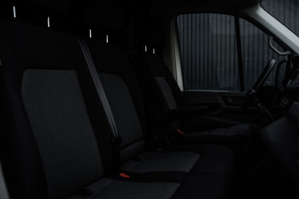 Volkswagen Crafter **2.0 TDI L3H2 | 140PK | Andriod&Carplay | Adapt.Cruise | Camera | Navi | 3-Zits | Trekhaak**