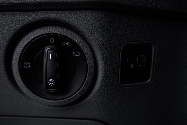 Volkswagen Crafter **2.0 TDI L3H2 | 140PK | Andriod&Carplay | Adapt.Cruise | Camera | Navi | 3-Zits | Trekhaak**