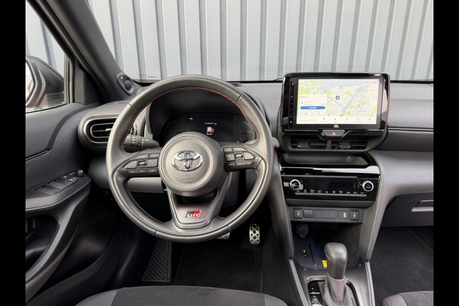 Toyota Yaris Cross 1.5 Hybrid GR Sport | Afnm. Trekhaak | Pano dak | JBL | Rijklaar!!
